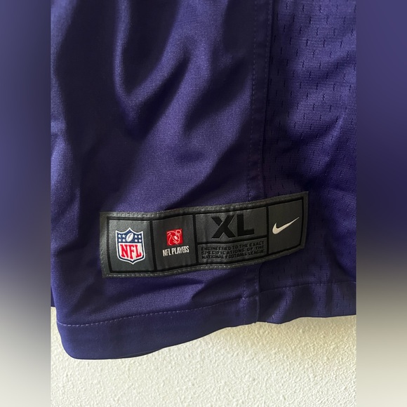 Lamar Jackson Jersey - Mens XL Purple and White - Picture 6 of 6